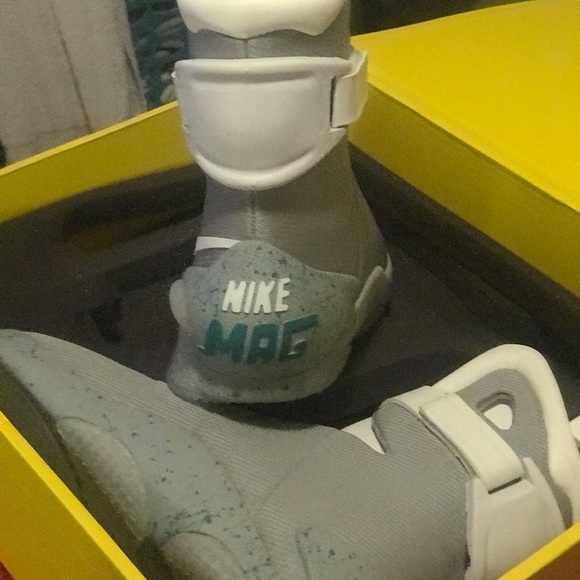 Nike Air Mag (Back to the Future) - Picture 4 of 4